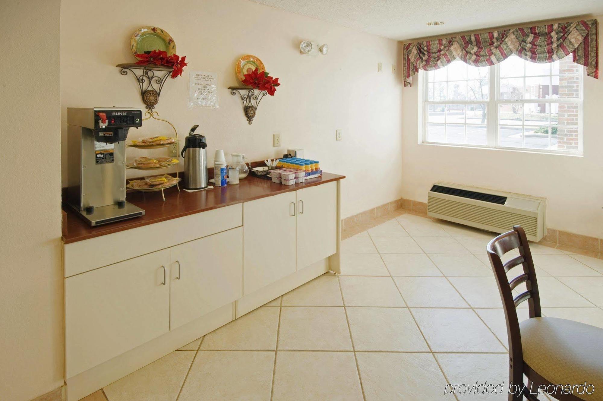 America'S Best Value Inn & Suites-Mcdonough Restaurant photo