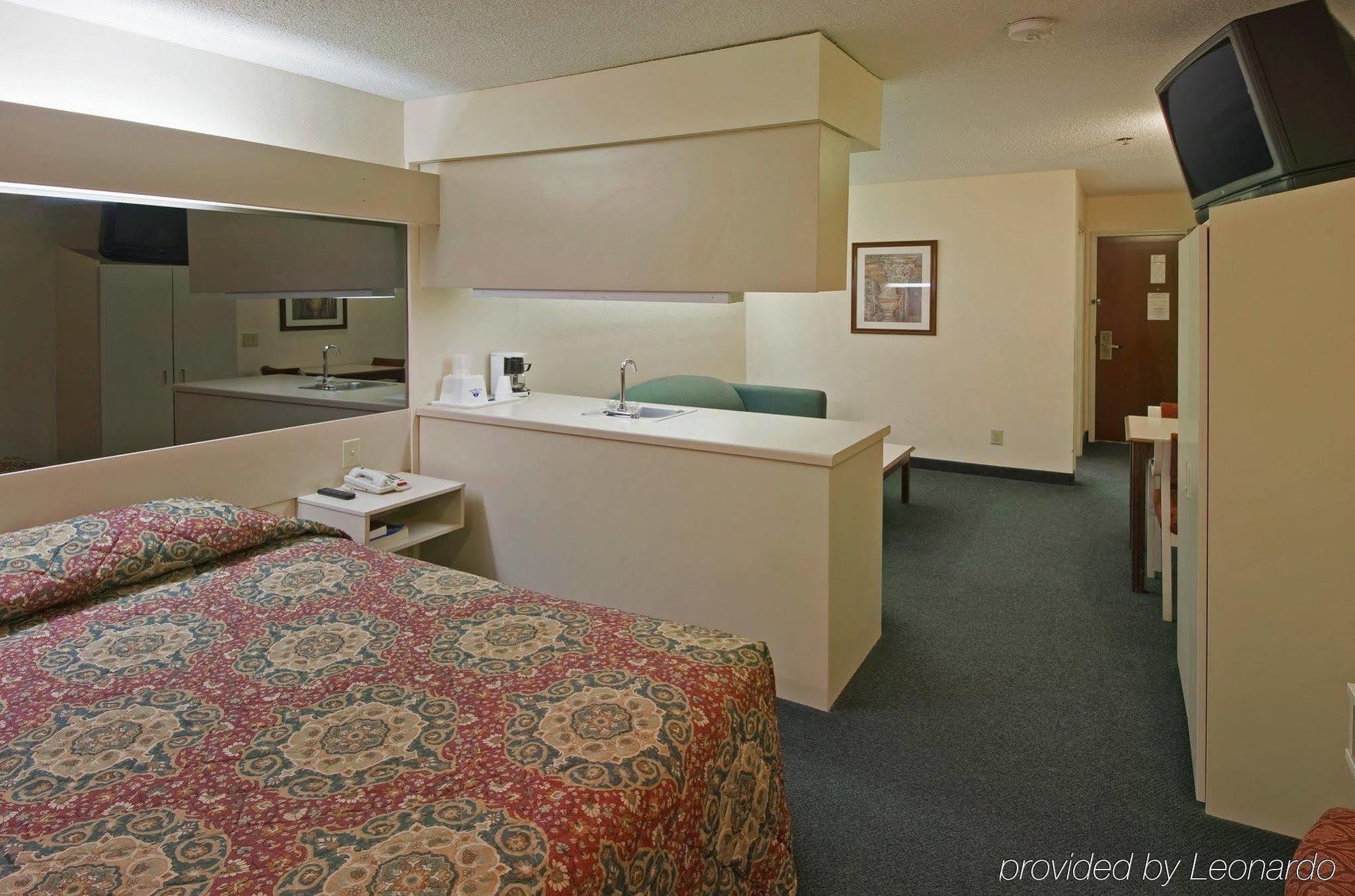 America'S Best Value Inn & Suites-Mcdonough Exterior photo